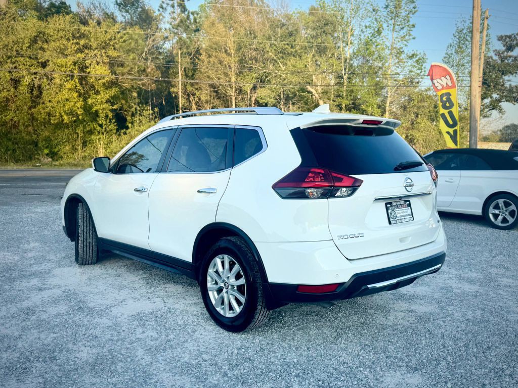 2020 Nissan Rogue Image 2