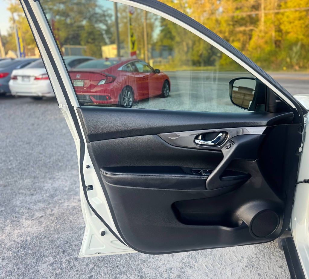 2020 Nissan Rogue Image 8