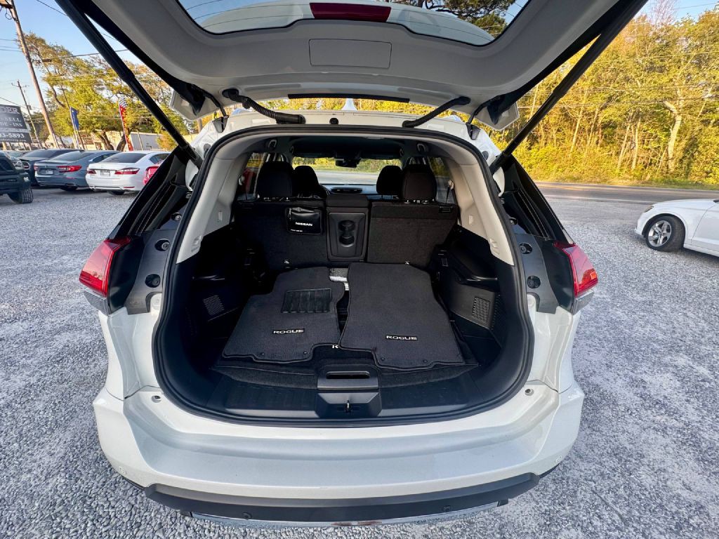 2020 Nissan Rogue Image 12