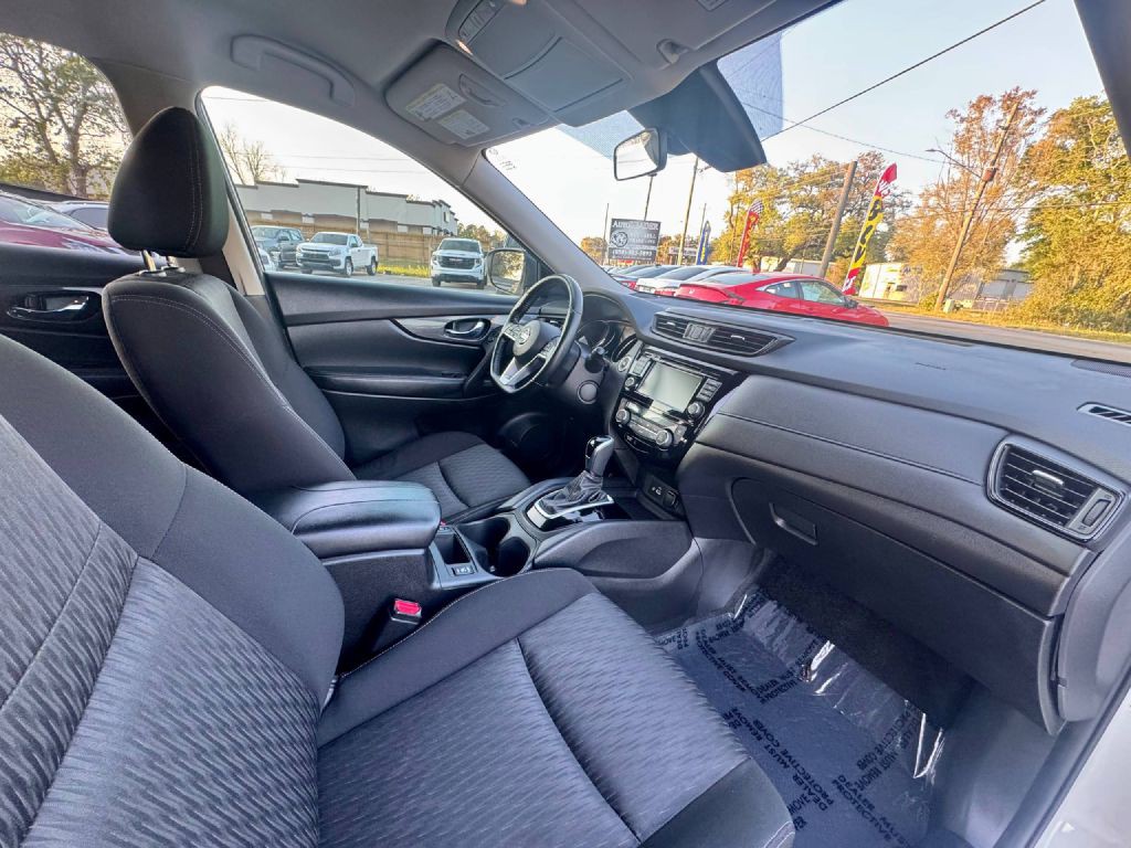 2020 Nissan Rogue Image 13