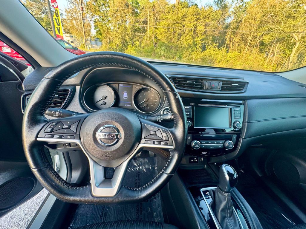 2020 Nissan Rogue Image 15