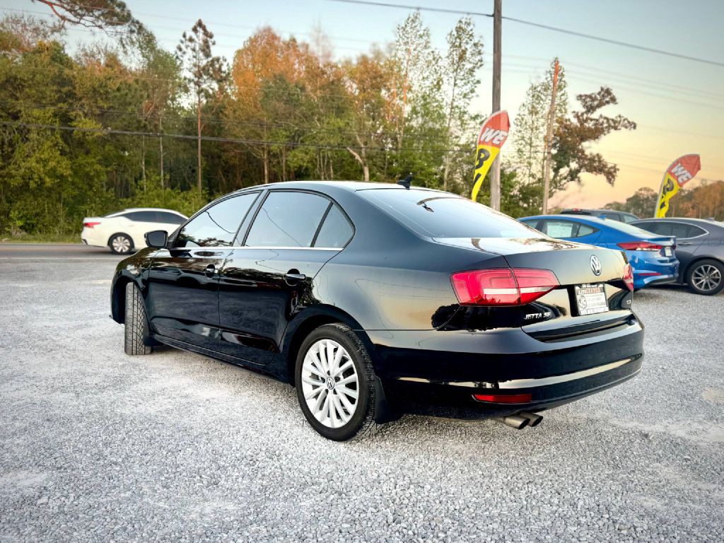 2015 Volkswagen Jetta Image 2