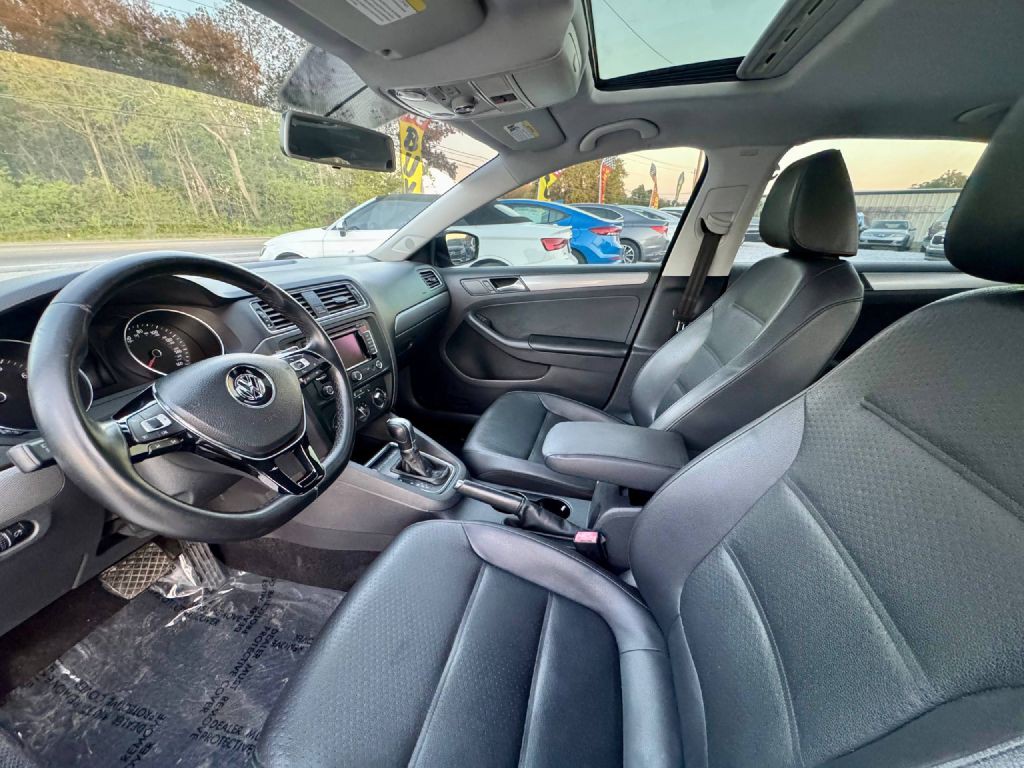 2015 Volkswagen Jetta Image 9