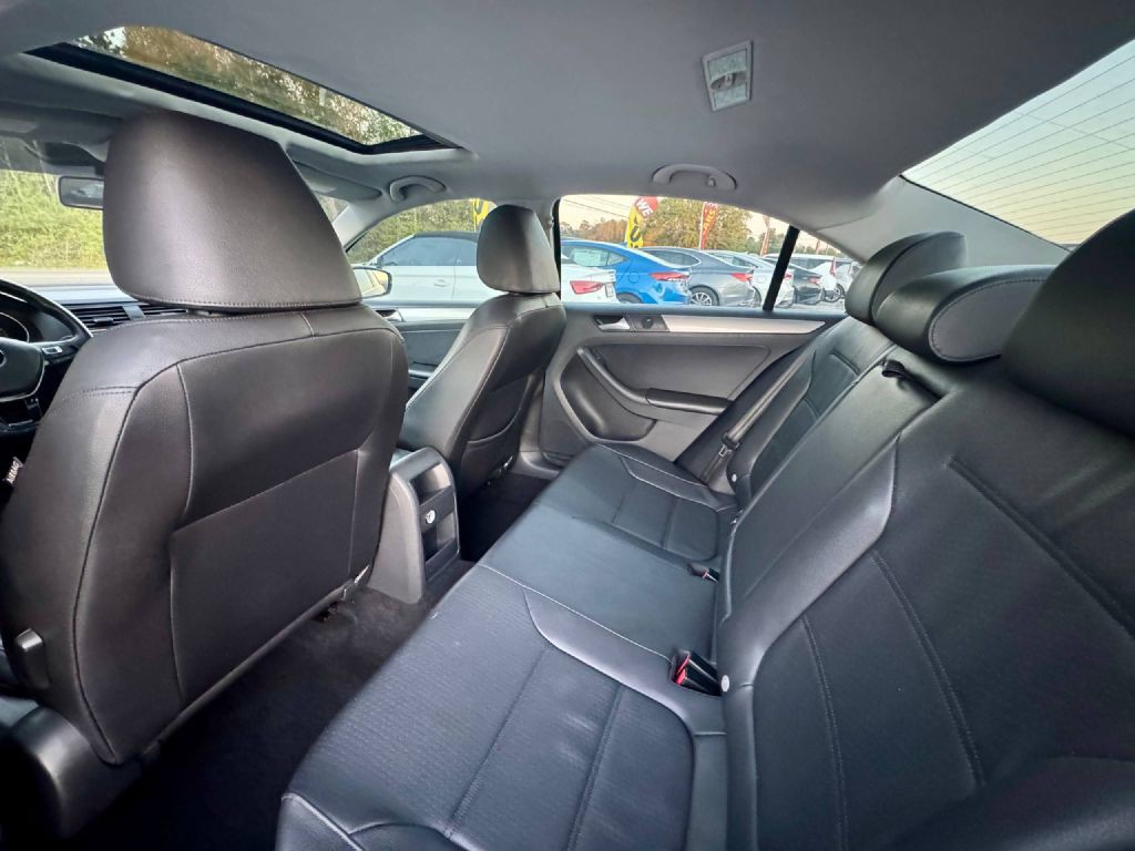 2015 Volkswagen Jetta Image 10