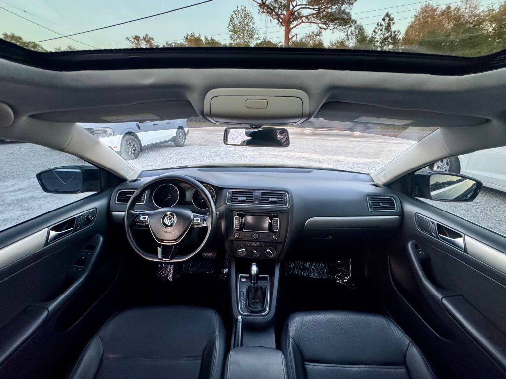 2015 Volkswagen Jetta Image 11