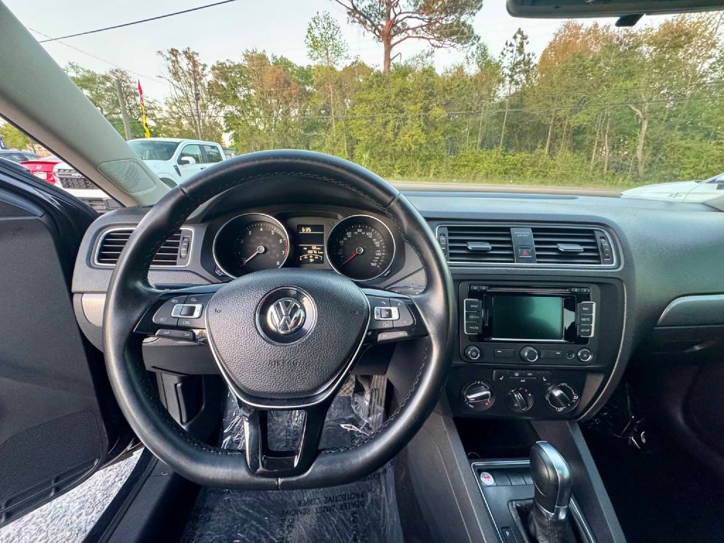 2015 Volkswagen Jetta Image 15