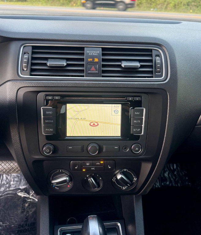 2015 Volkswagen Jetta Image 16