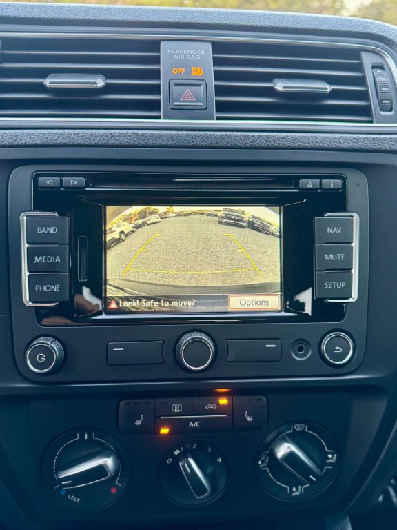 2015 Volkswagen Jetta Image 17