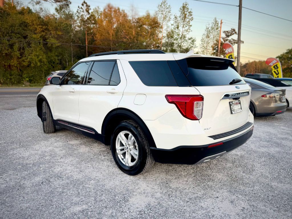 2020 Ford Explorer Image 2