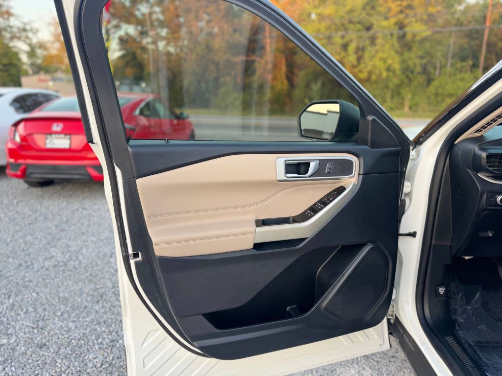 2020 Ford Explorer Image 8