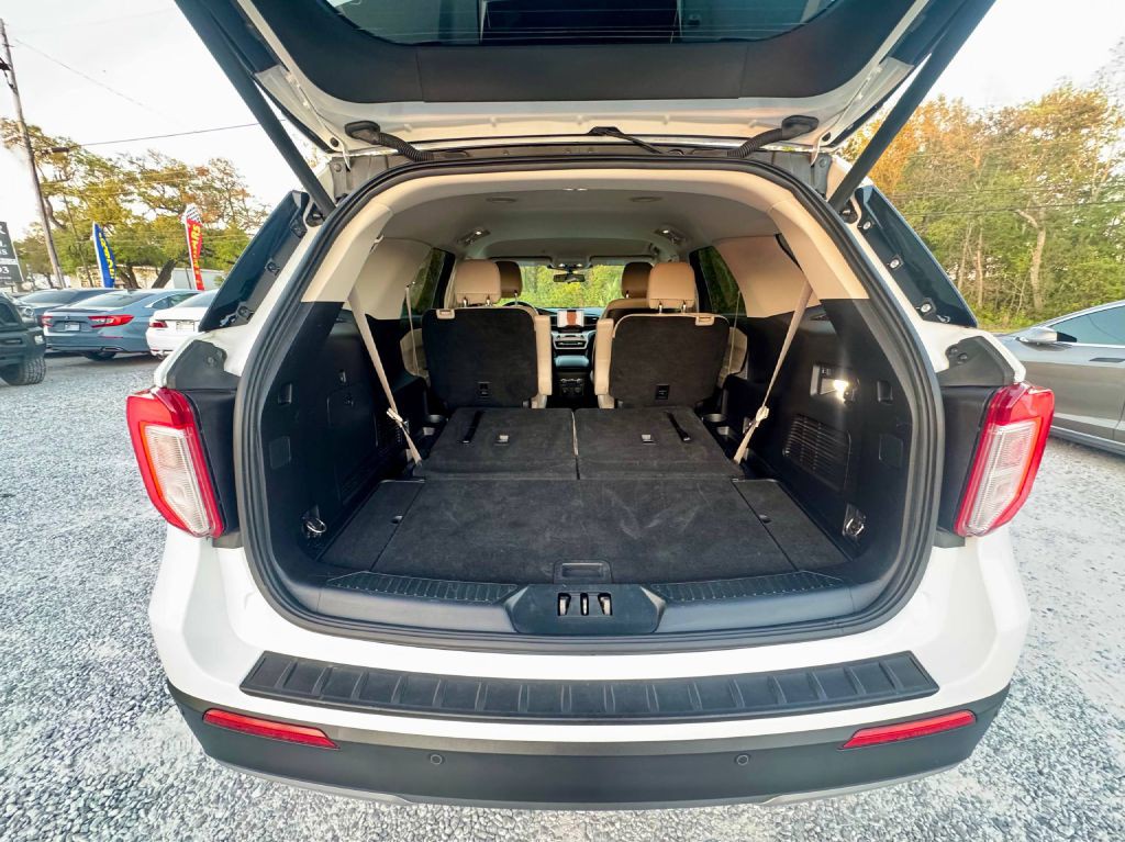 2020 Ford Explorer Image 13