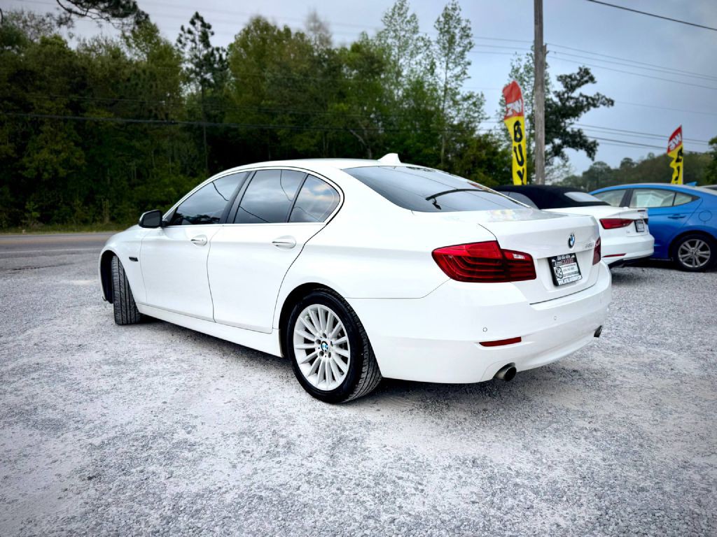 2016 BMW 5 Series Image 2