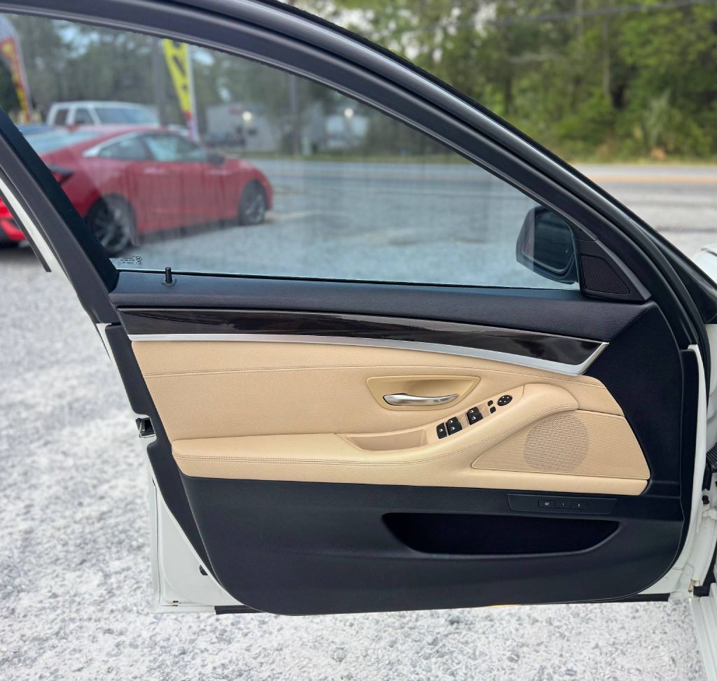 2016 BMW 5 Series Image 7