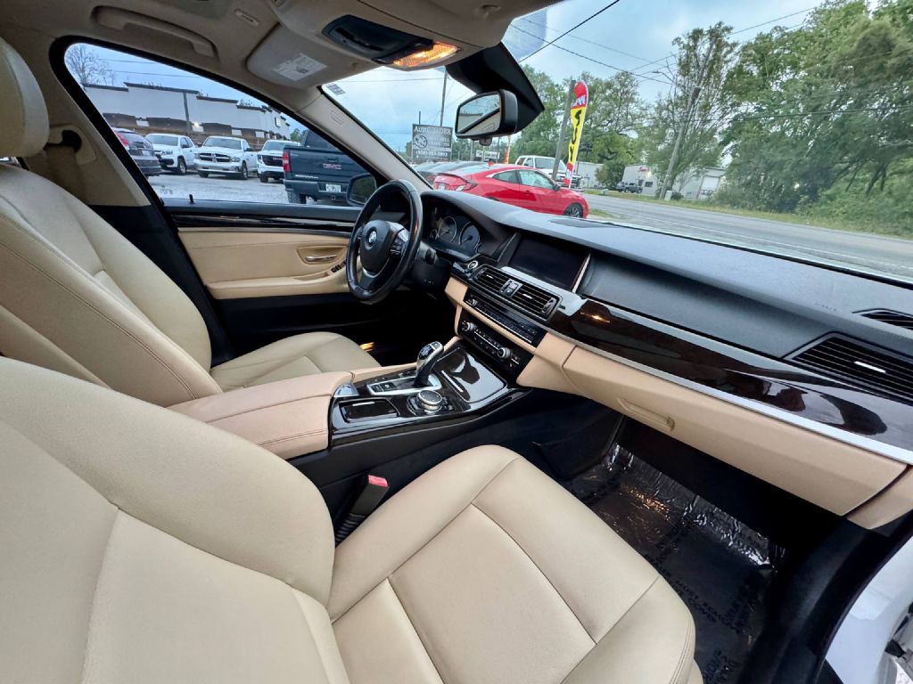 2016 BMW 5 Series Image 12