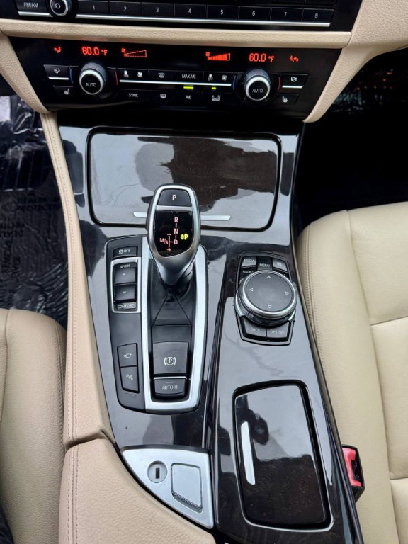 2016 BMW 5 Series Image 16