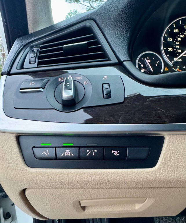 2016 BMW 5 Series Image 17