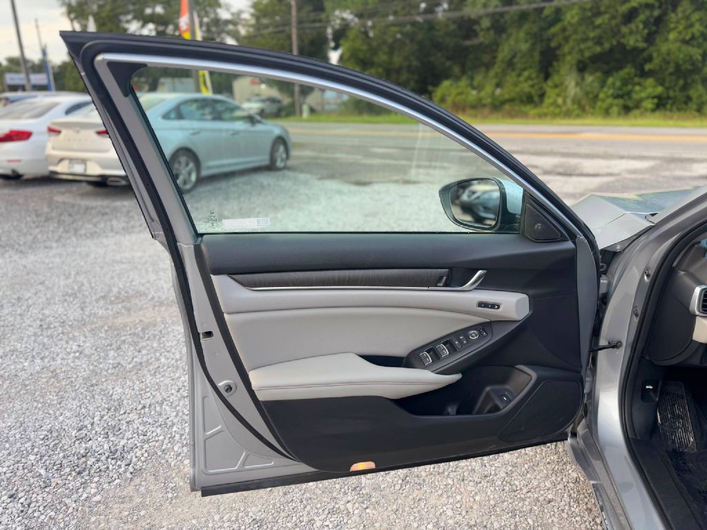 2019 Honda Accord Image 8