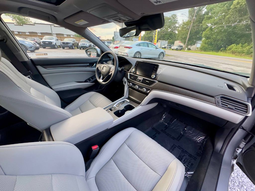 2019 Honda Accord Image 13