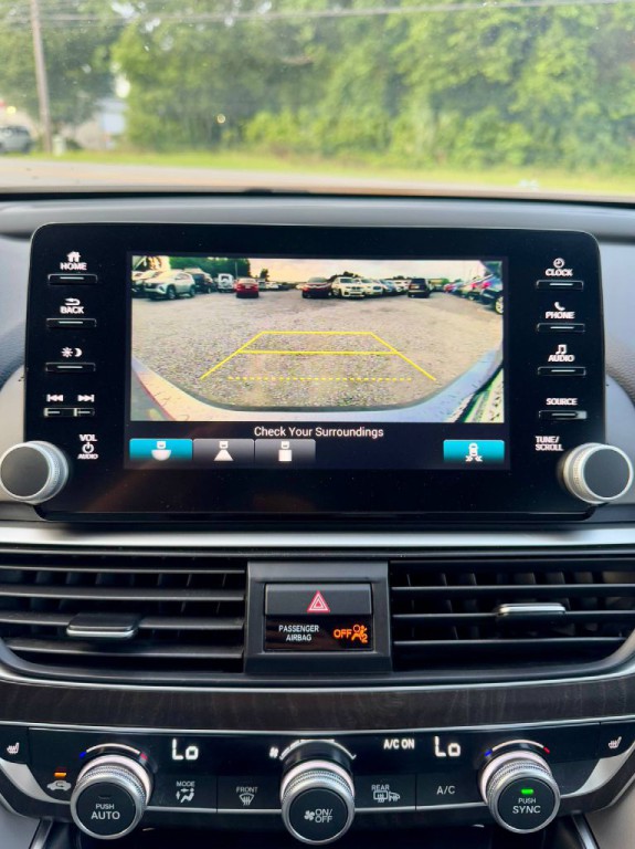 2019 Honda Accord Image 18