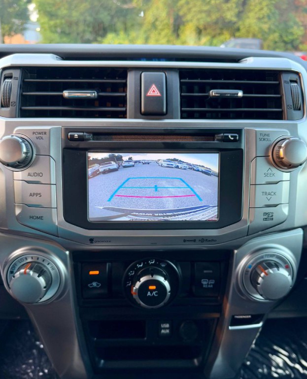 2018 Toyota 4Runner Image 18