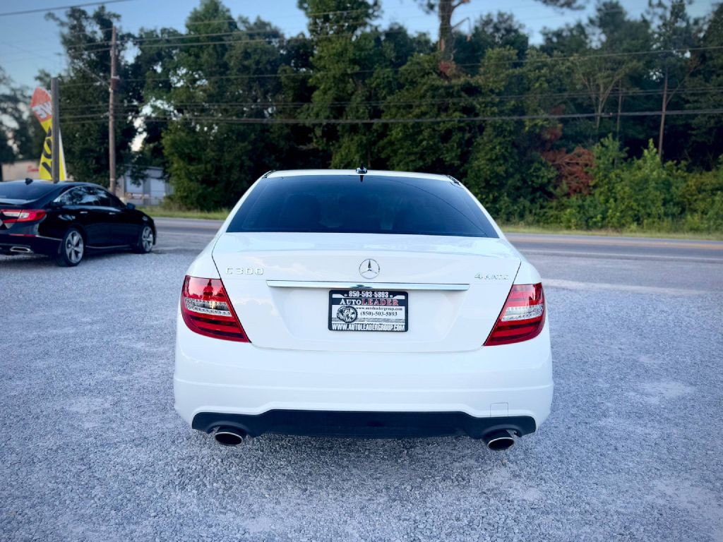 2012 Mercedes-Benz C-Class Image 3