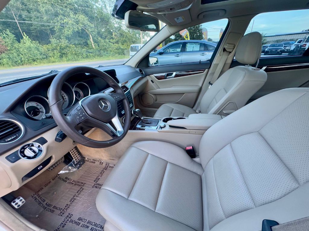 2012 Mercedes-Benz C-Class Image 9