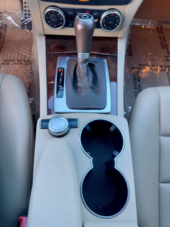 2012 Mercedes-Benz C-Class Image 17