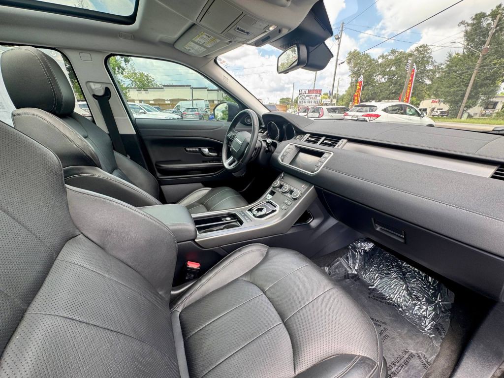 2019 Land Rover Range Rover Evoque Image 12
