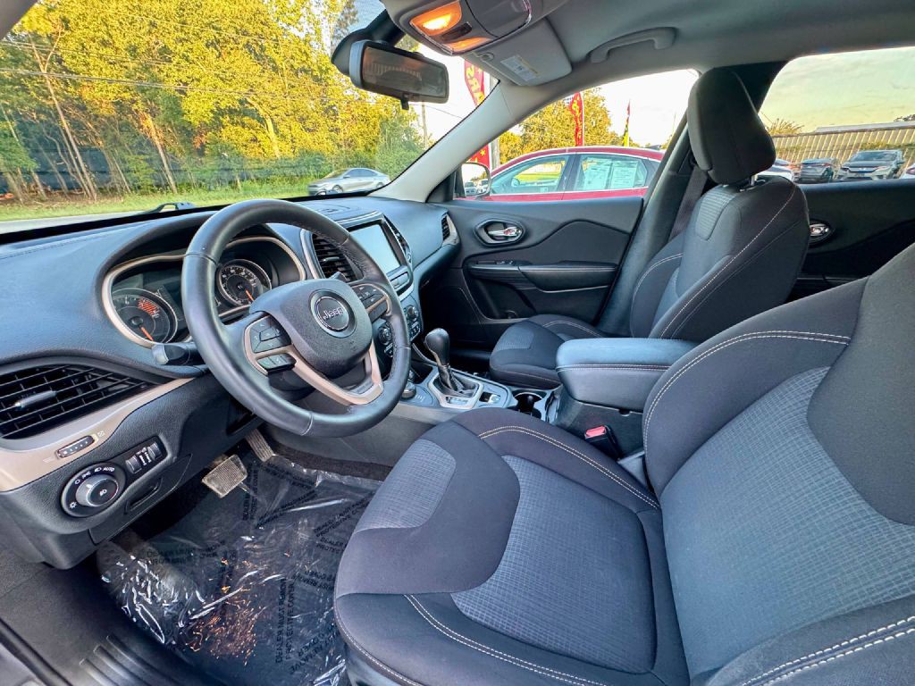 2016 Jeep Cherokee Image 8