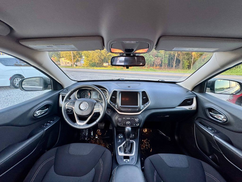 2016 Jeep Cherokee Image 10