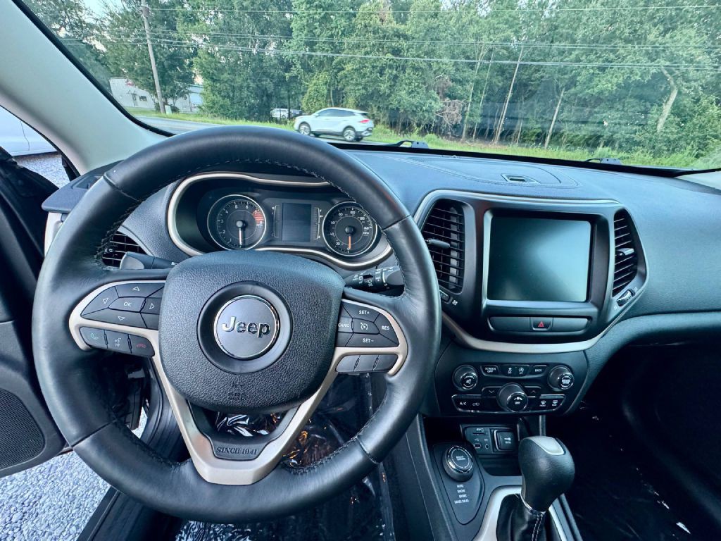 2016 Jeep Cherokee Image 14