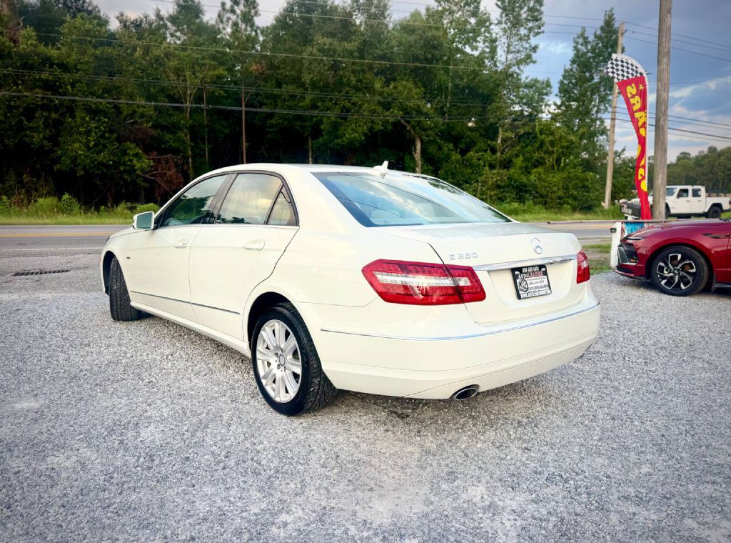2012 Mercedes-Benz E-Class Image 2