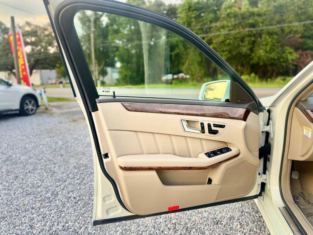 2012 Mercedes-Benz E-Class Image 8