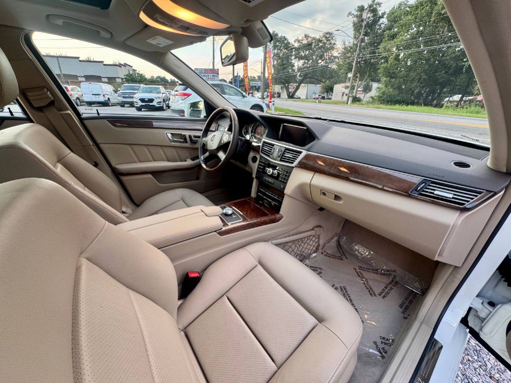 2012 Mercedes-Benz E-Class Image 12
