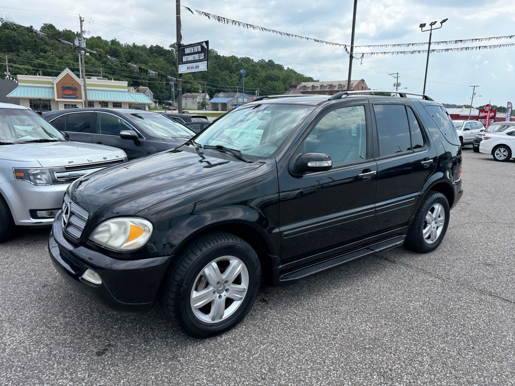 2005 Mercedes-Benz M-Class Image 1
