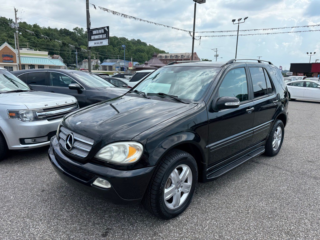 2005 Mercedes-Benz M-Class Image 2