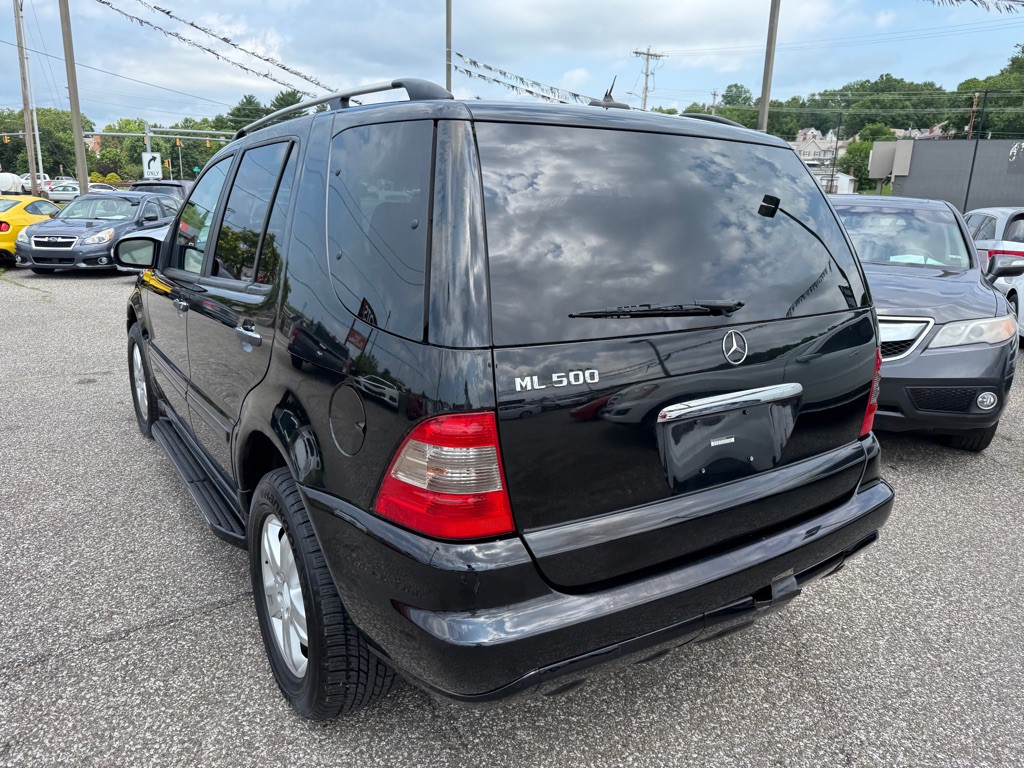 2005 Mercedes-Benz M-Class Image 10