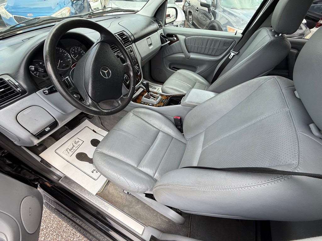 2005 Mercedes-Benz M-Class Image 13