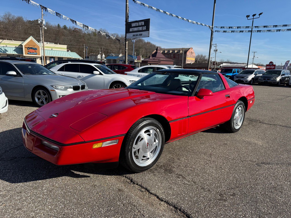 1985 Chevrolet Corvette Image 2