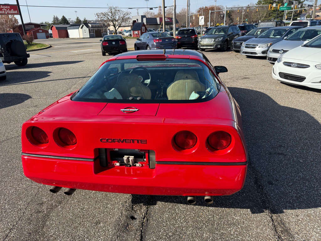 1985 Chevrolet Corvette Image 8