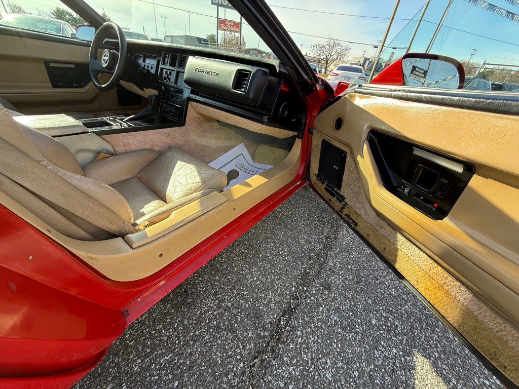 1985 Chevrolet Corvette Image 13