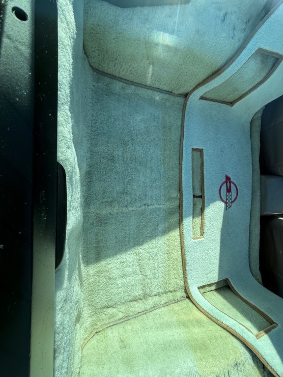 1985 Chevrolet Corvette Image 14