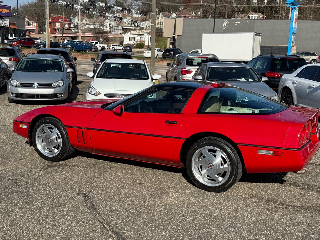 1985 Chevrolet Corvette Image 30