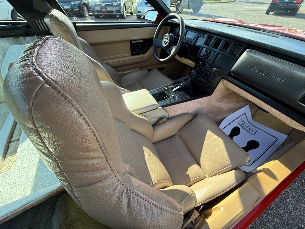 1985 Chevrolet Corvette Image 32