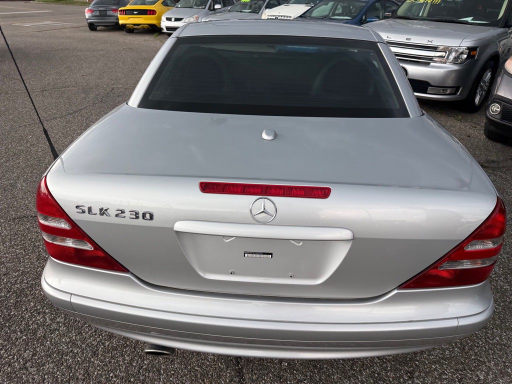 2001 Mercedes-Benz SLK-Class Image 9