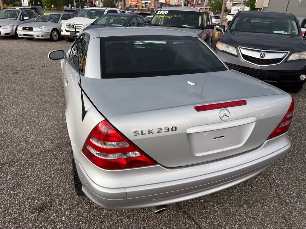 2001 Mercedes-Benz SLK-Class Image 10