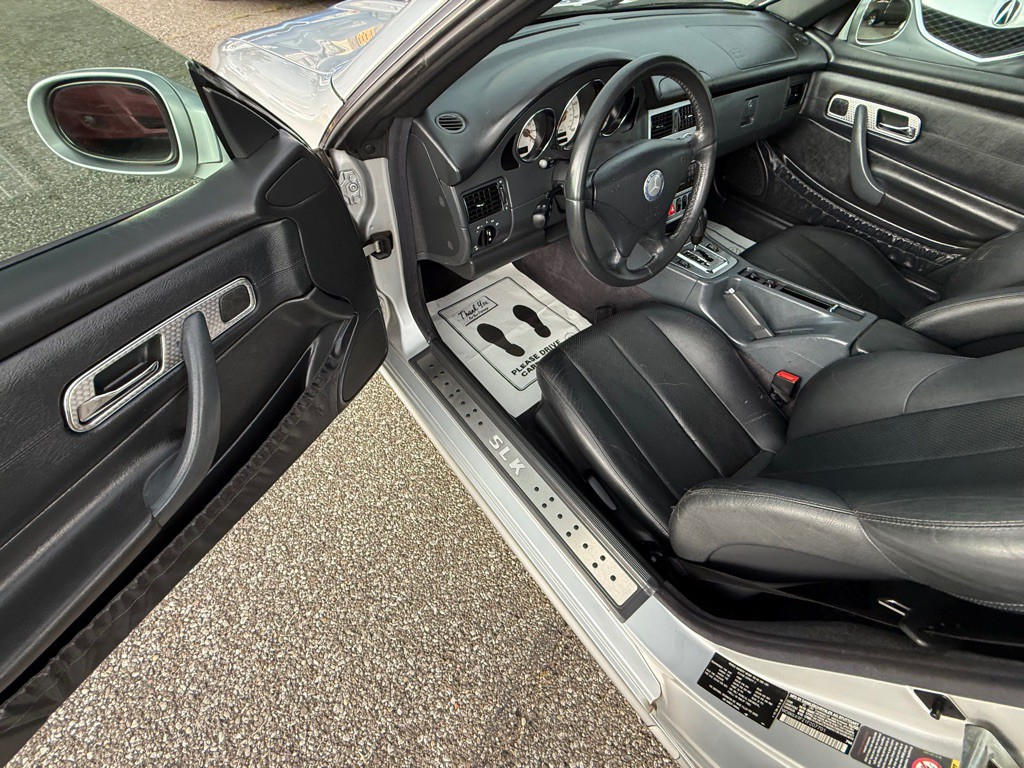 2001 Mercedes-Benz SLK-Class Image 14