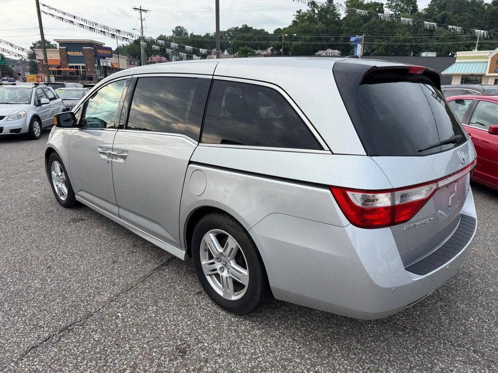 2011 Honda Odyssey Image 13