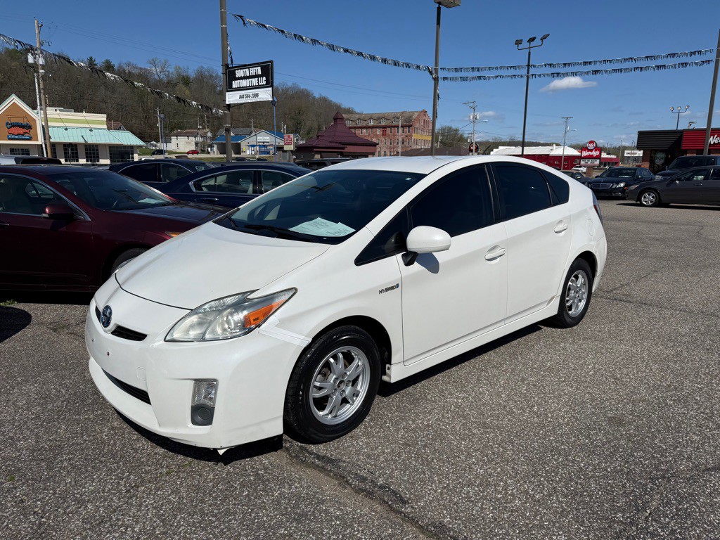 2010 Toyota Prius Image 2