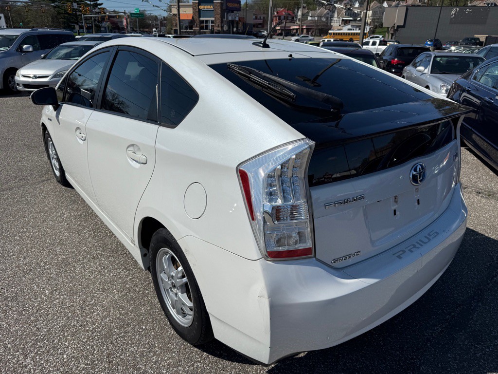2010 Toyota Prius Image 11
